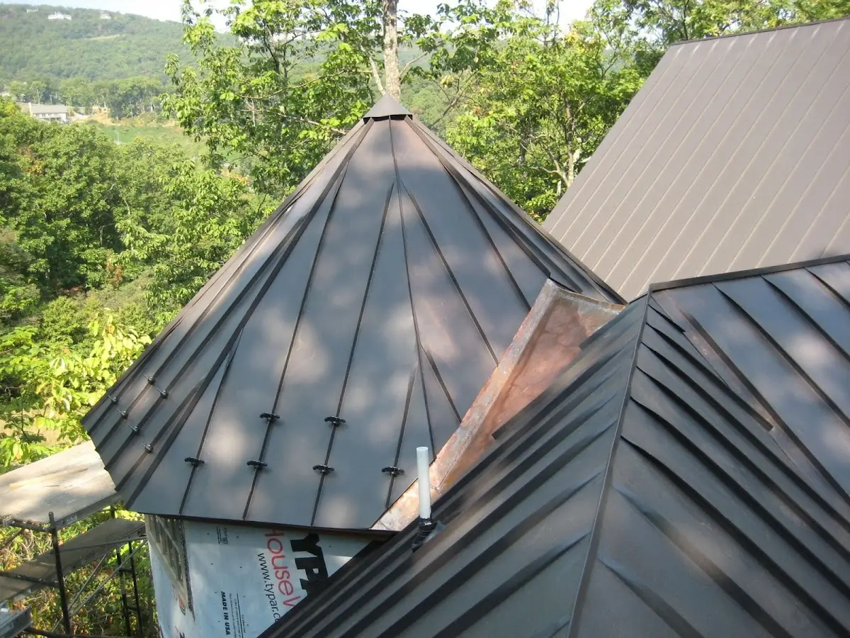Professional Gutter Cleaning by Craftsman Roofing in Oakdale
